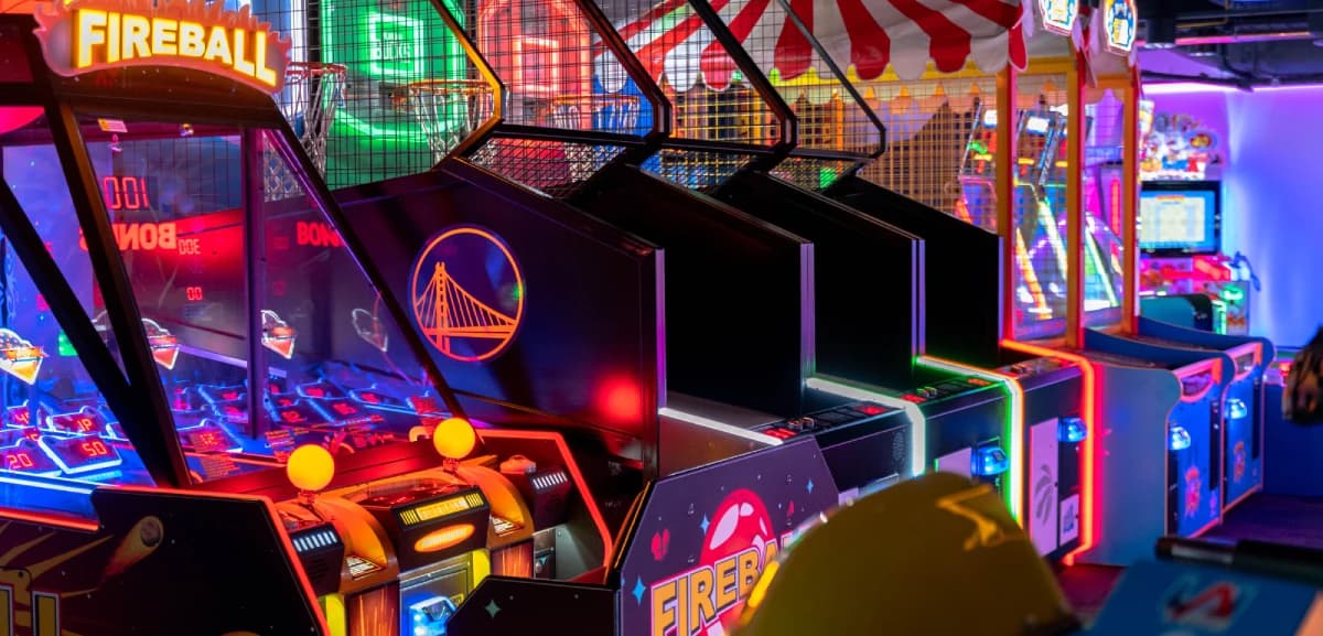 Experience the Best Arcade Games in Mississauga at Cube Challenges
